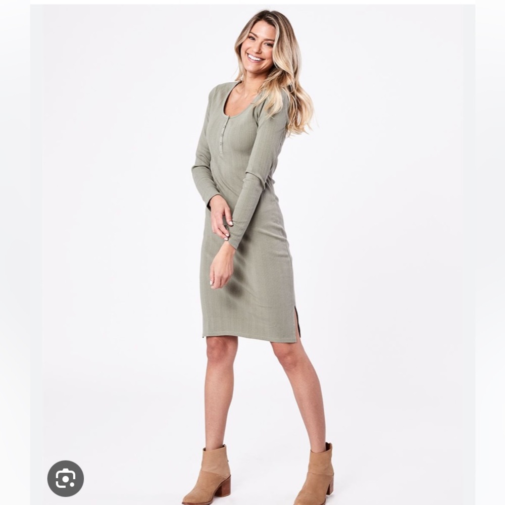 EUC Pact Organic Ribfit Henley dress size small